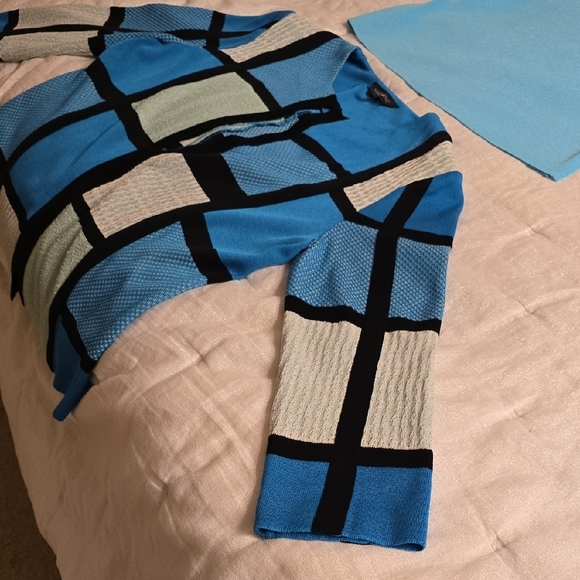 Ming Wang 2 Pieces Blue and Black Geometric Cardigan And Top - Picture 8 of 16